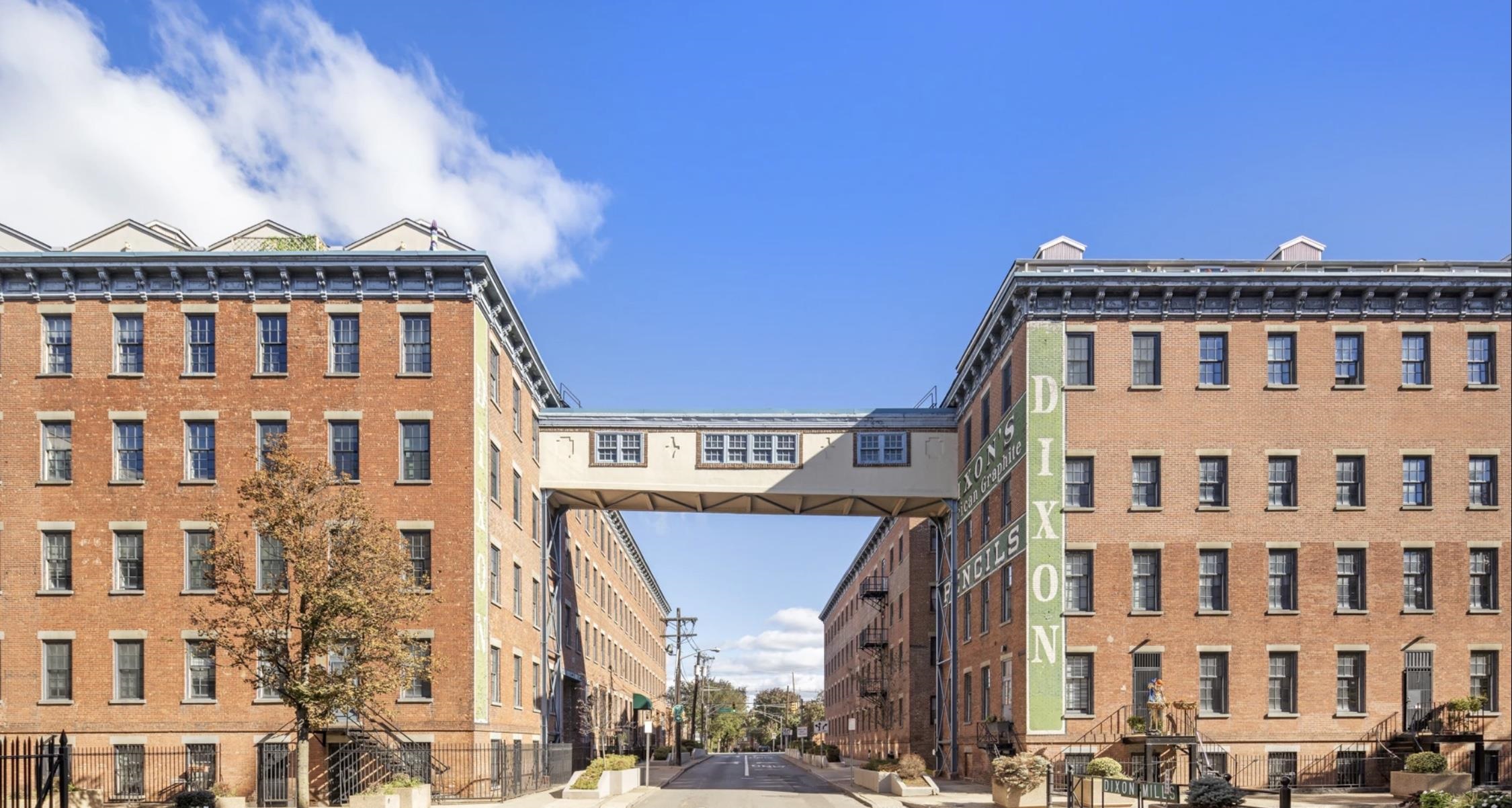 341 MONMOUTH ST Unit: 405D