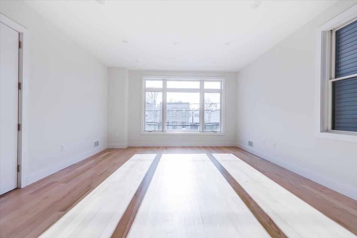 92 ZABRISKIE ST Unit: 1