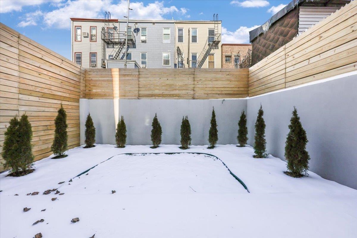 92 ZABRISKIE ST Unit: 1