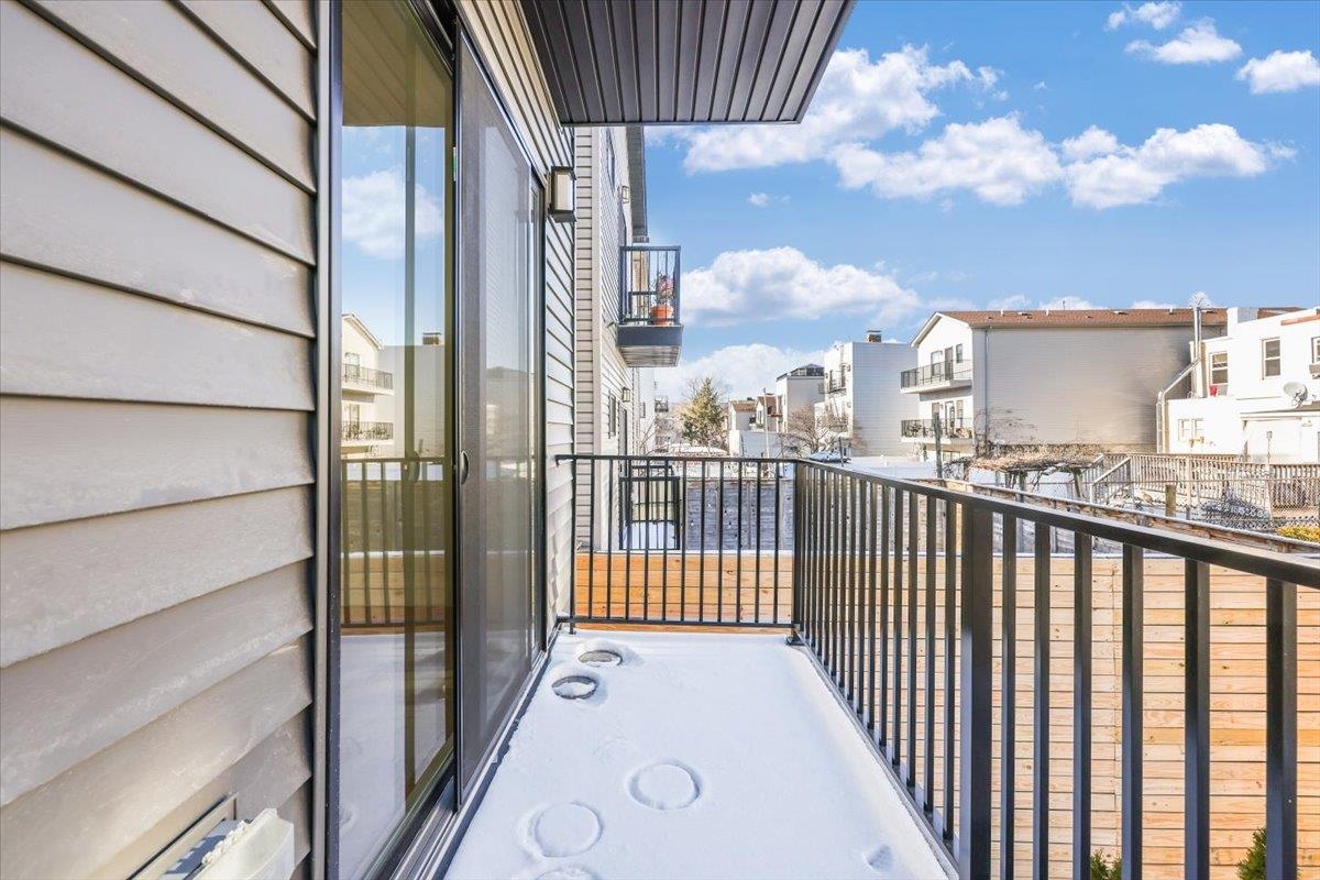 92 ZABRISKIE ST Unit: 1