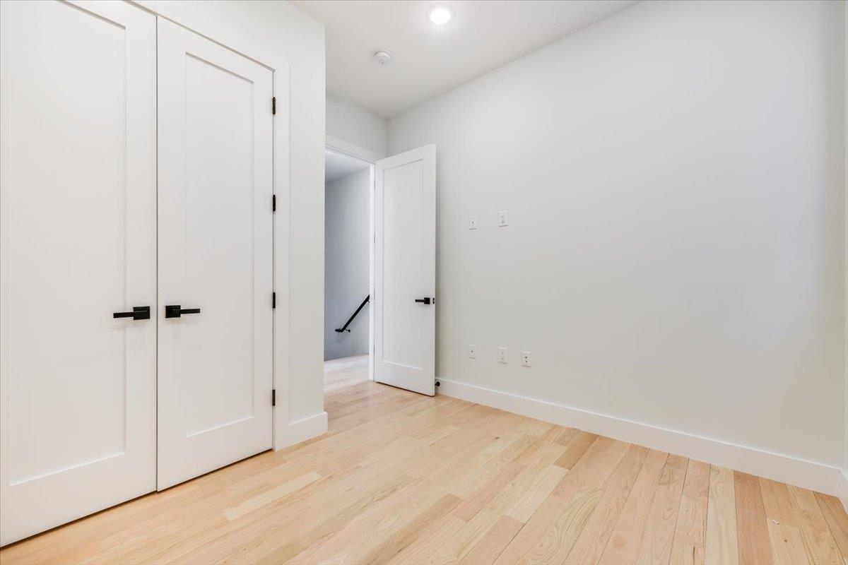 92 ZABRISKIE ST Unit: 1
