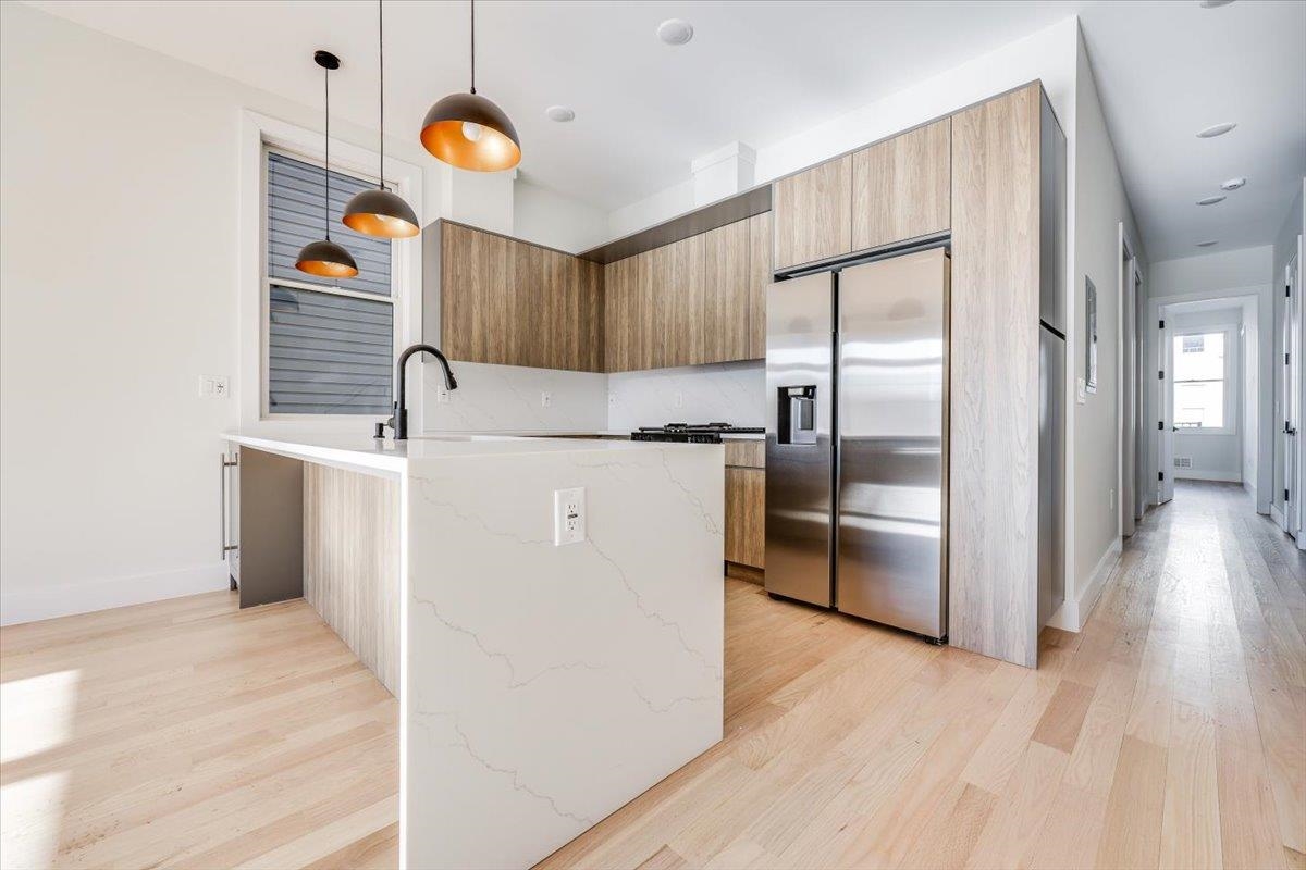 92 ZABRISKIE ST Unit: 1