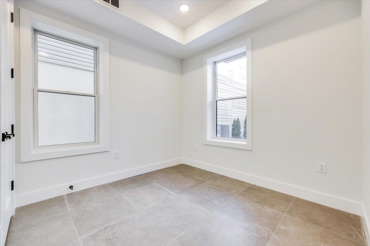 92 ZABRISKIE ST Unit: 1