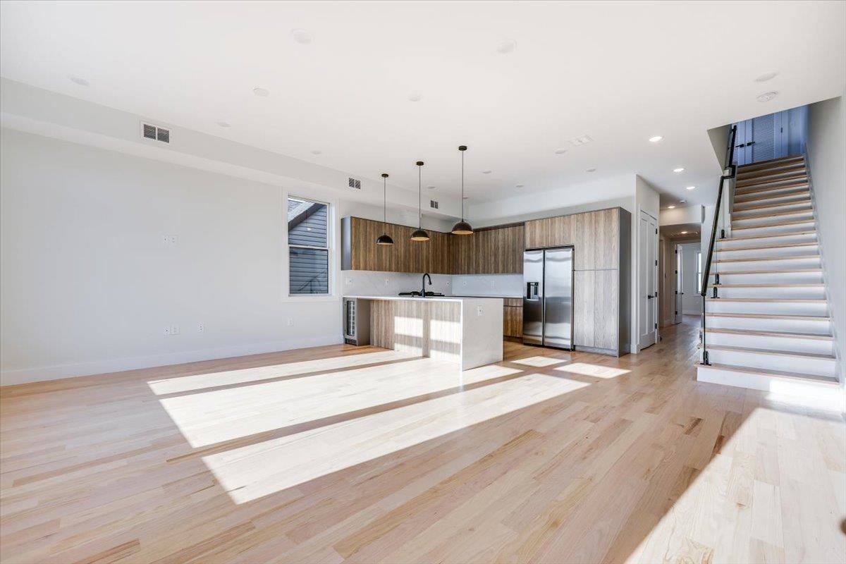 92 ZABRISKIE ST Unit: 2