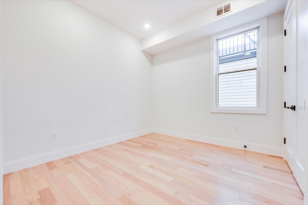 92 ZABRISKIE ST Unit: 2
