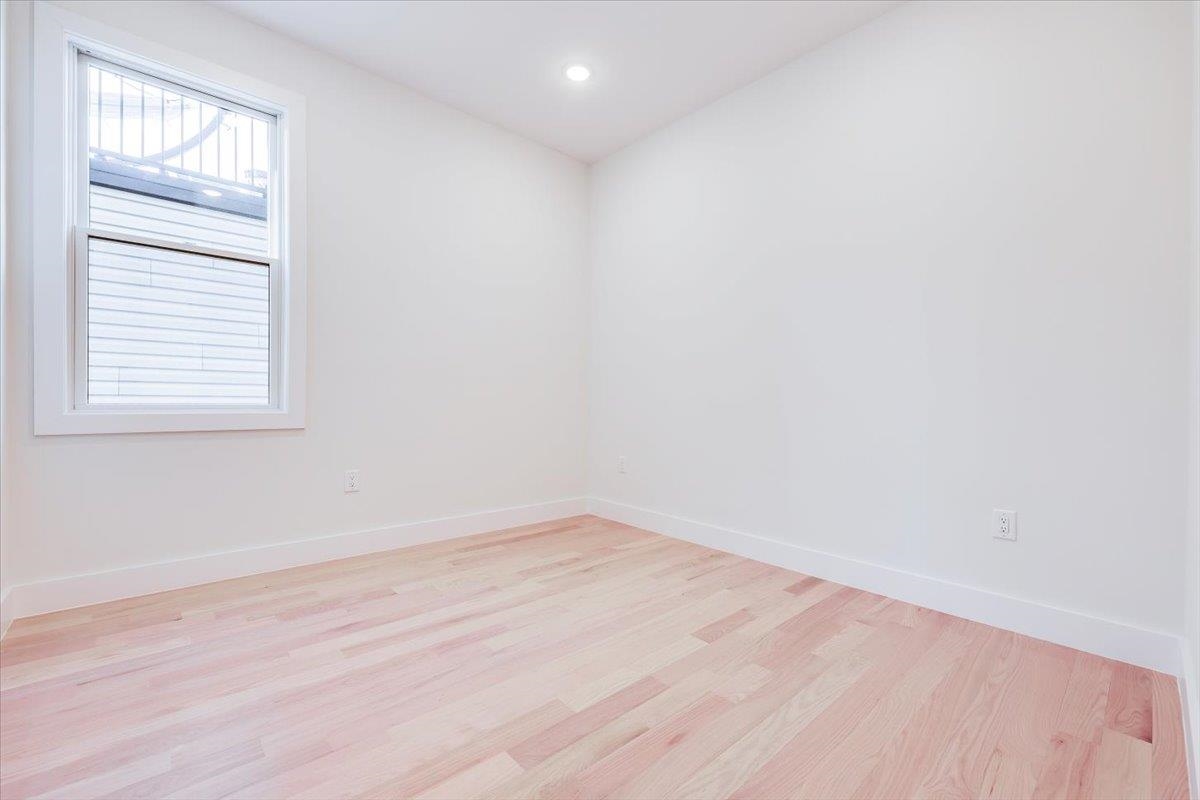 92 ZABRISKIE ST Unit: 2