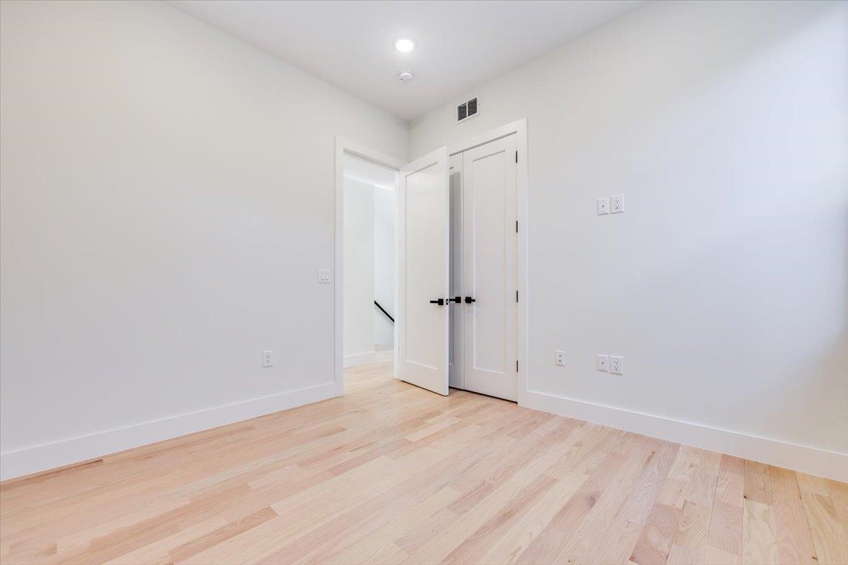 92 ZABRISKIE ST Unit: 2