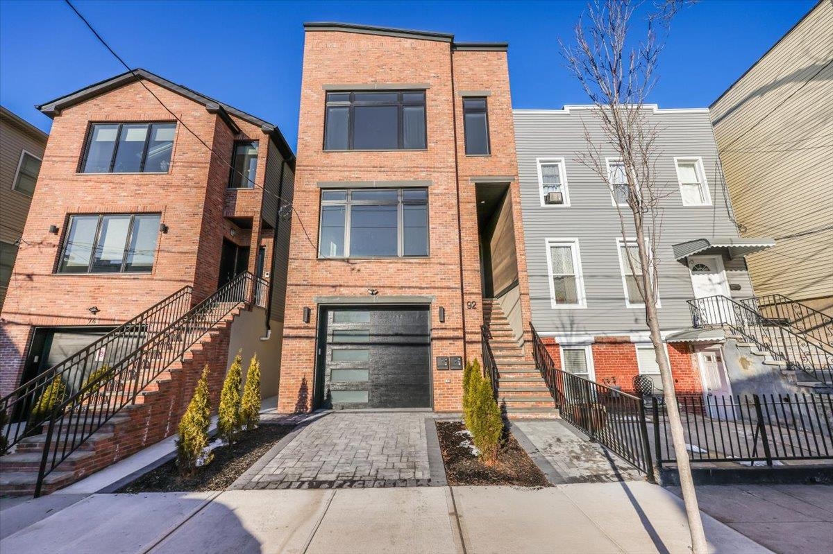 92 ZABRISKIE ST Unit: 2