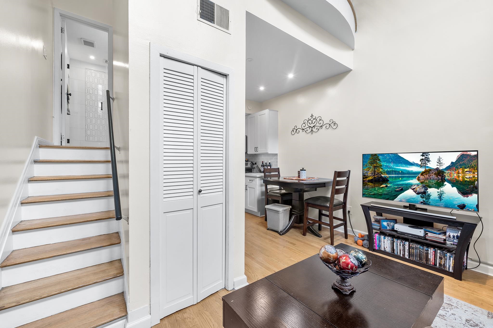 1125 WASHINGTON ST Unit: 1F