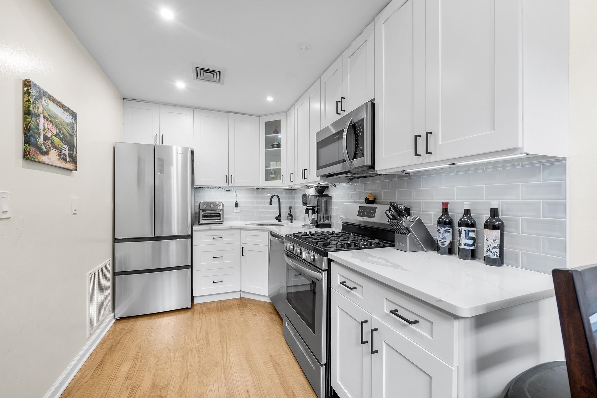 1125 WASHINGTON ST Unit: 1F