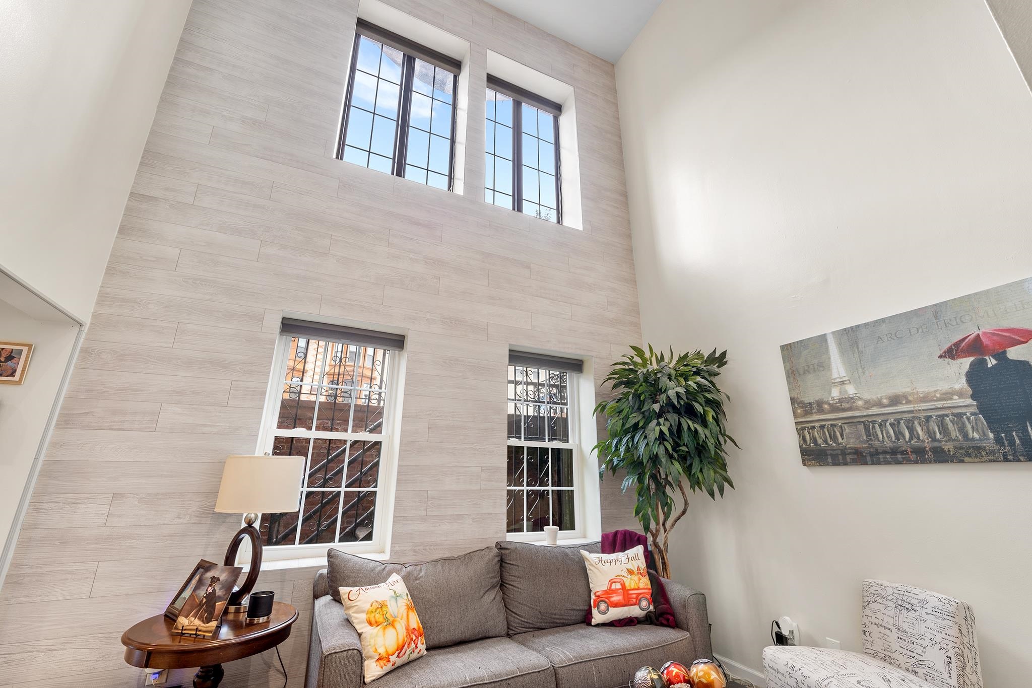 1125 WASHINGTON ST Unit: 1F