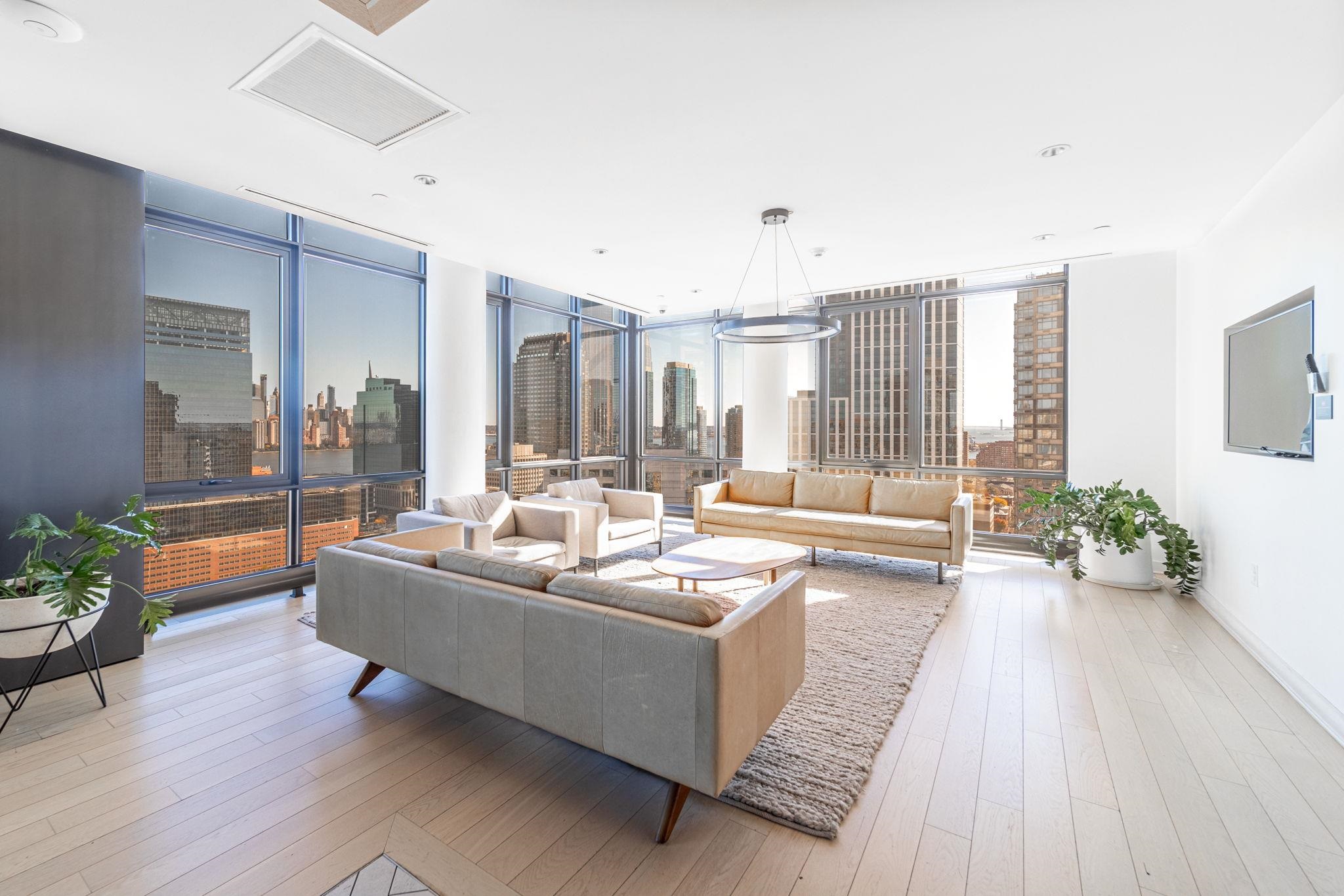 10 PROVOST ST Unit: 2507