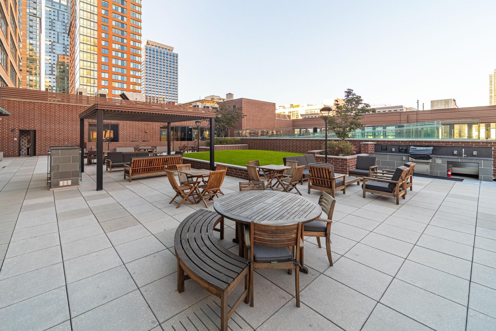 10 PROVOST ST Unit: 2507