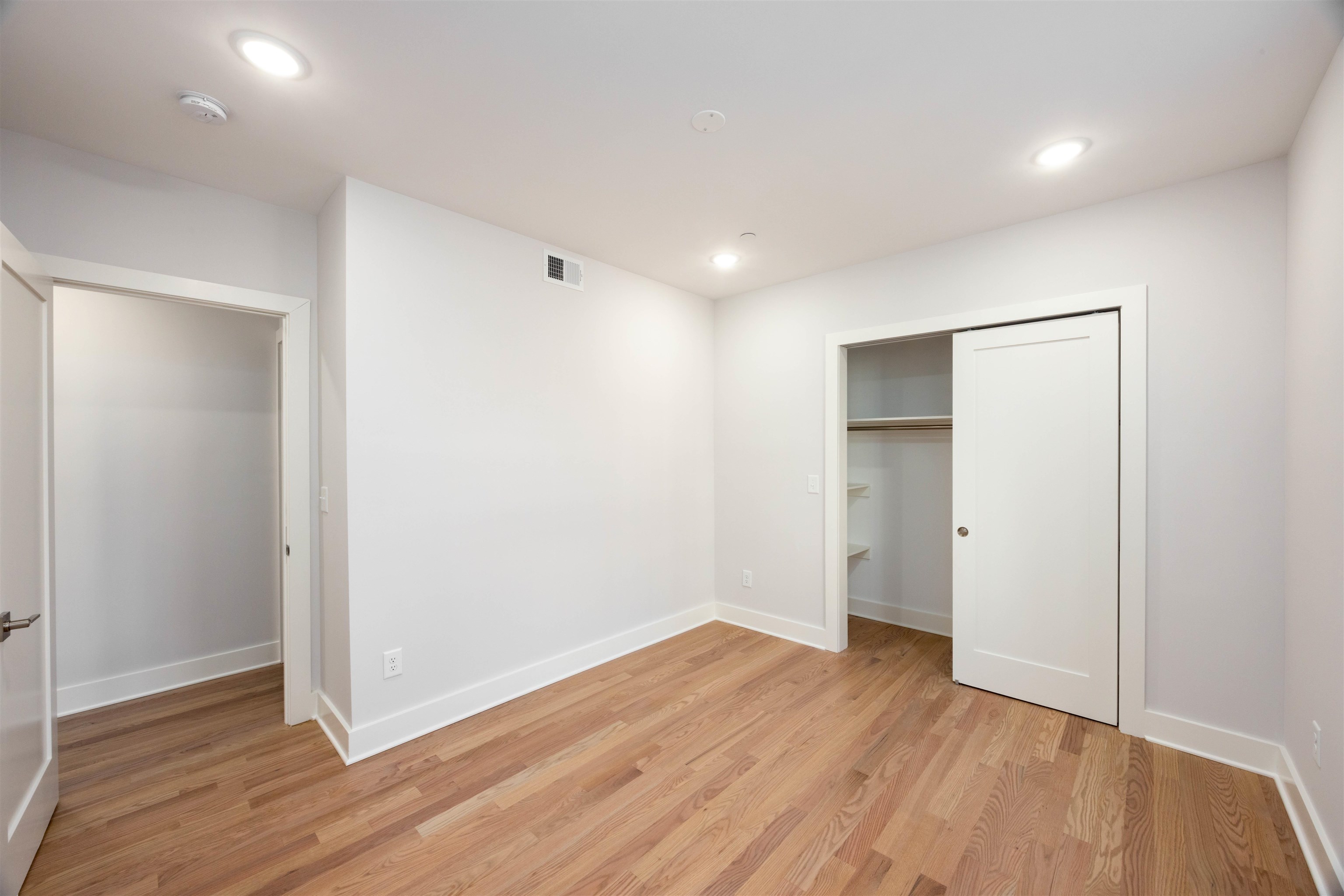 175 CHRISTOPHER COLUMBUS DR Unit: 3B