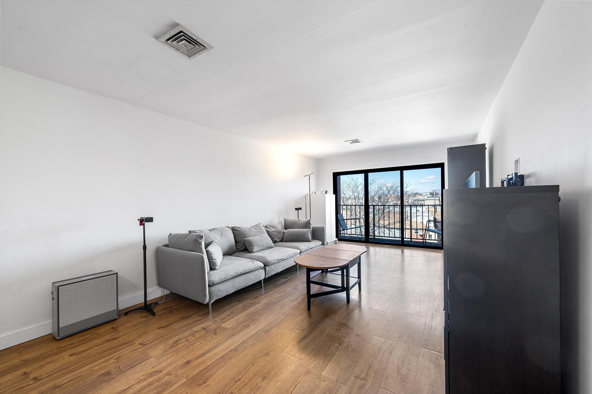 9249 KENNEDY BLVD Unit: 423