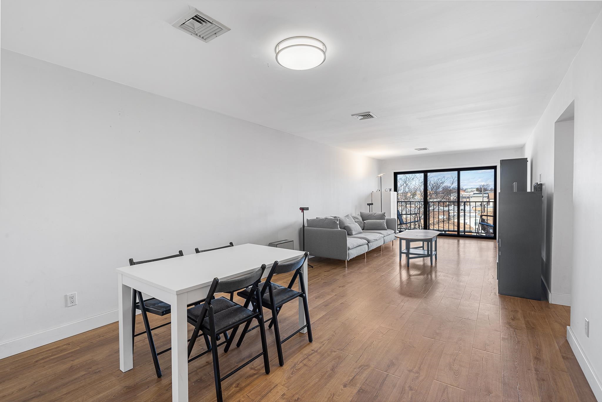 9249 KENNEDY BLVD Unit: 423