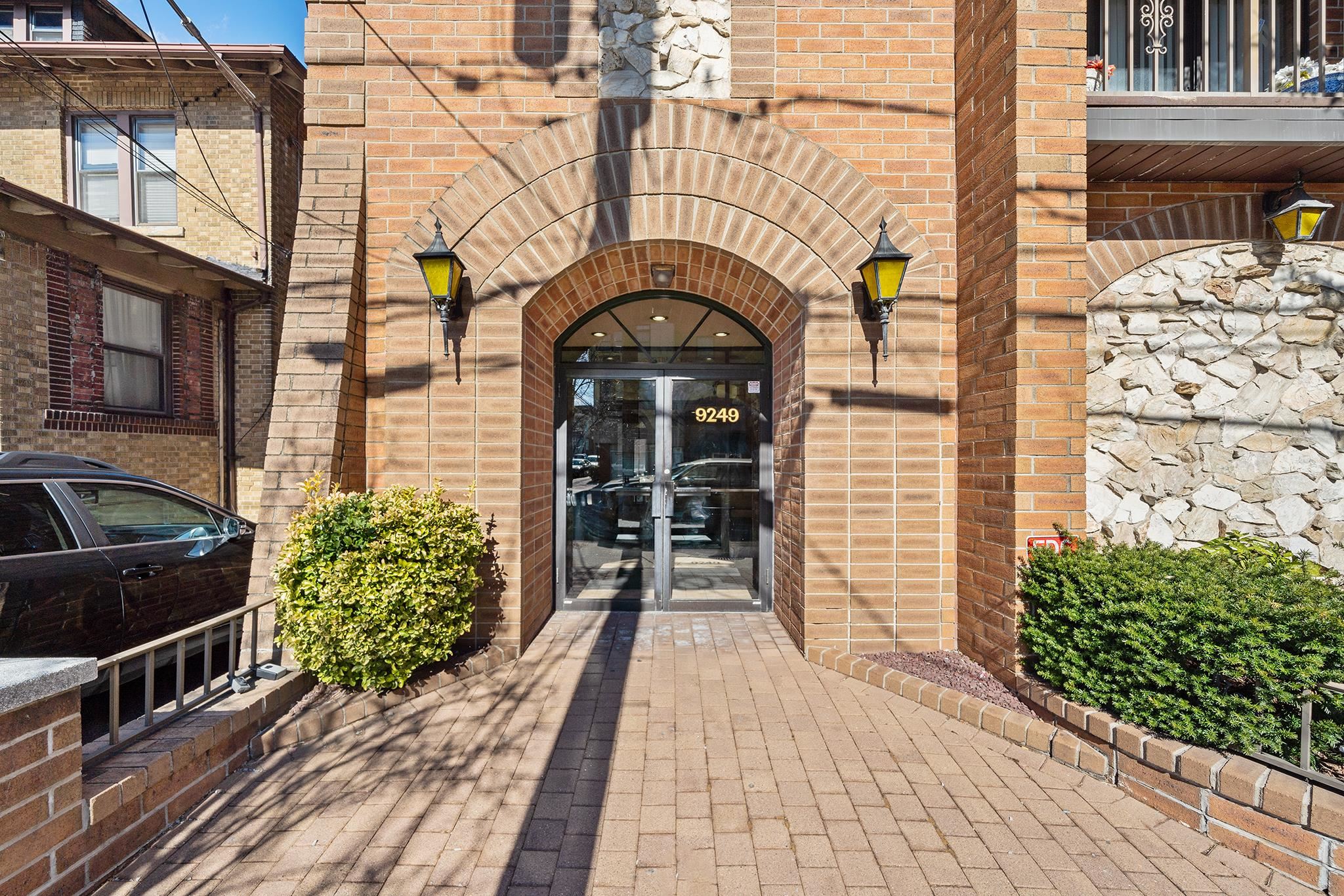 9249 KENNEDY BLVD Unit: 423