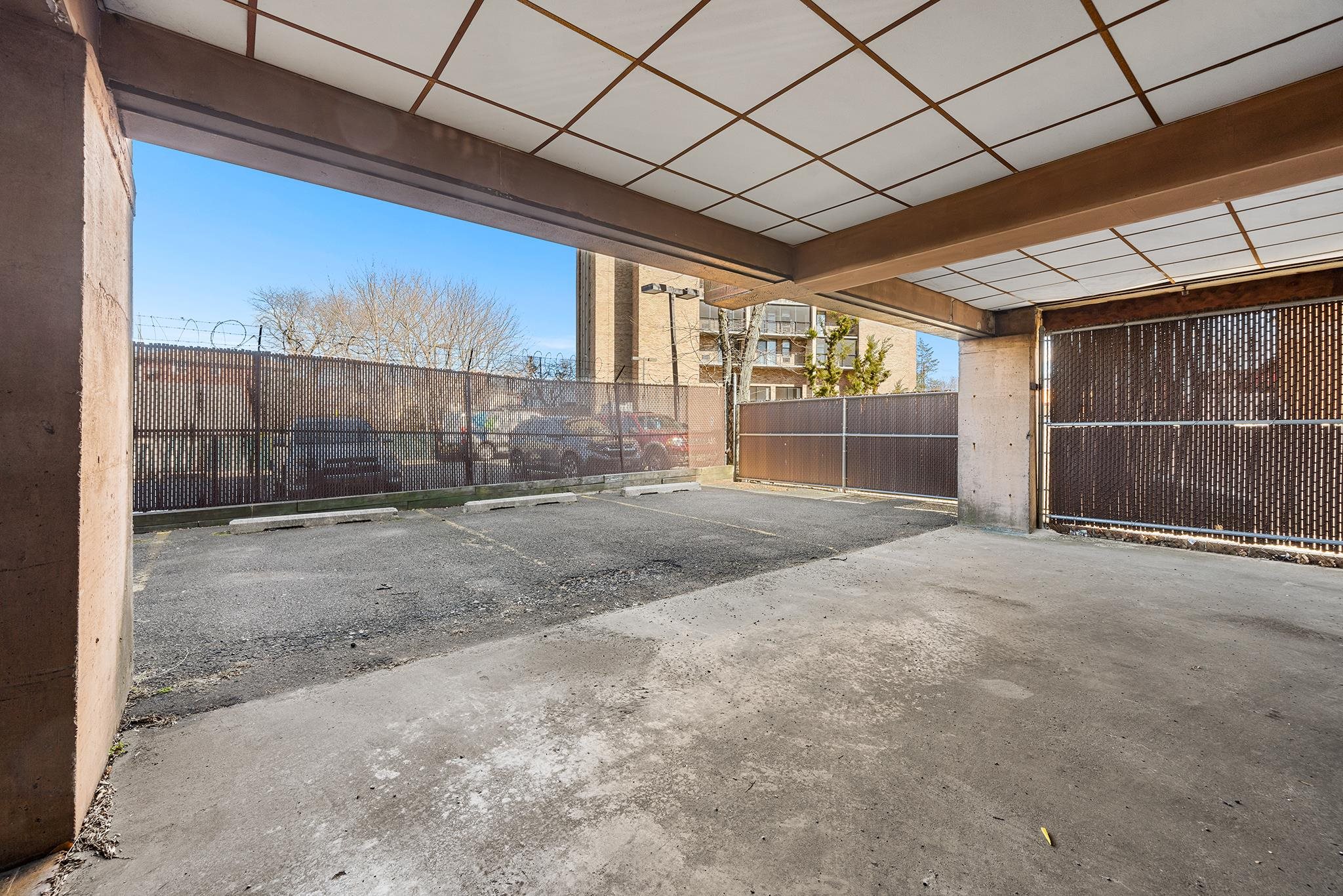 9249 KENNEDY BLVD Unit: 423