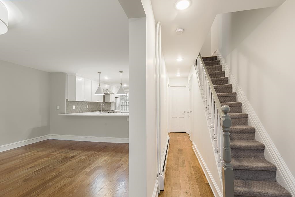 295 VARICK ST