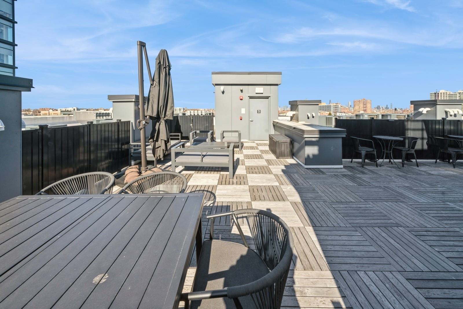 348 BALDWIN AVE Unit: 306