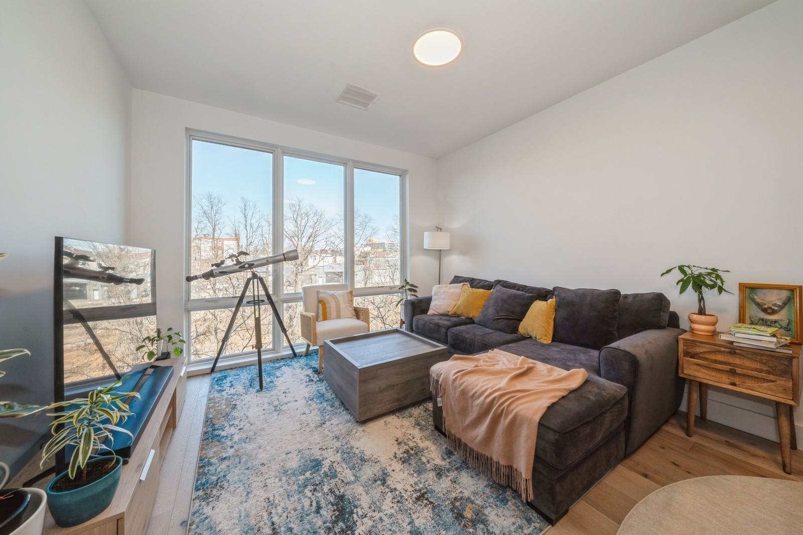 348 BALDWIN AVE Unit: 306