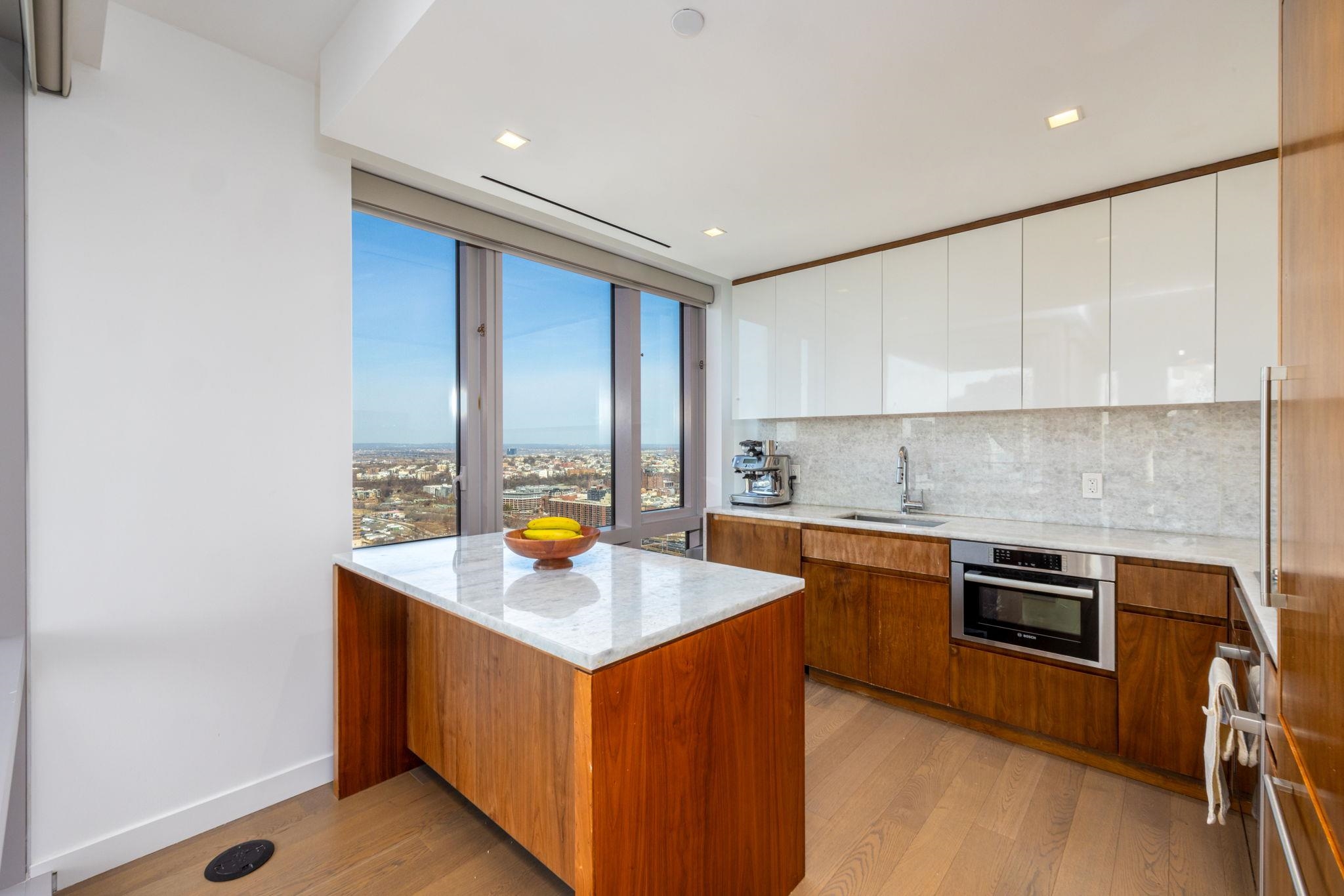 75 PARK LANE SOUTH Unit: 3507