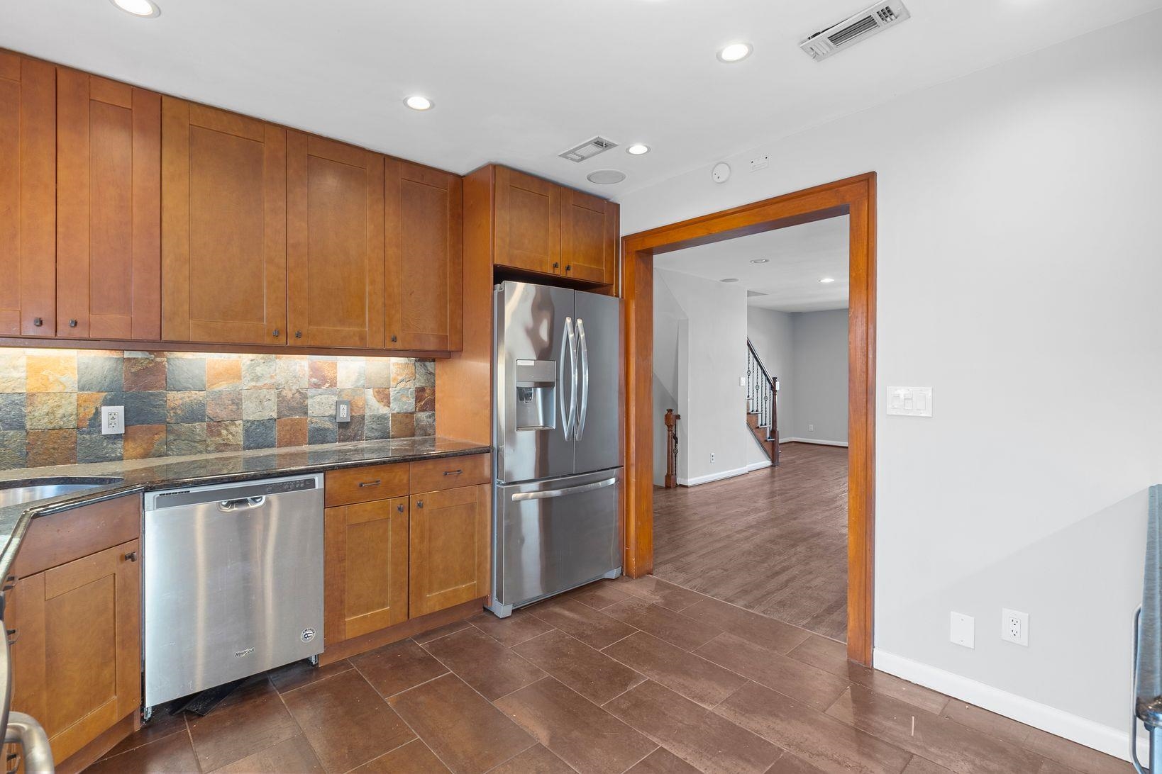 86 PALISADE AVE Unit: Apt 2