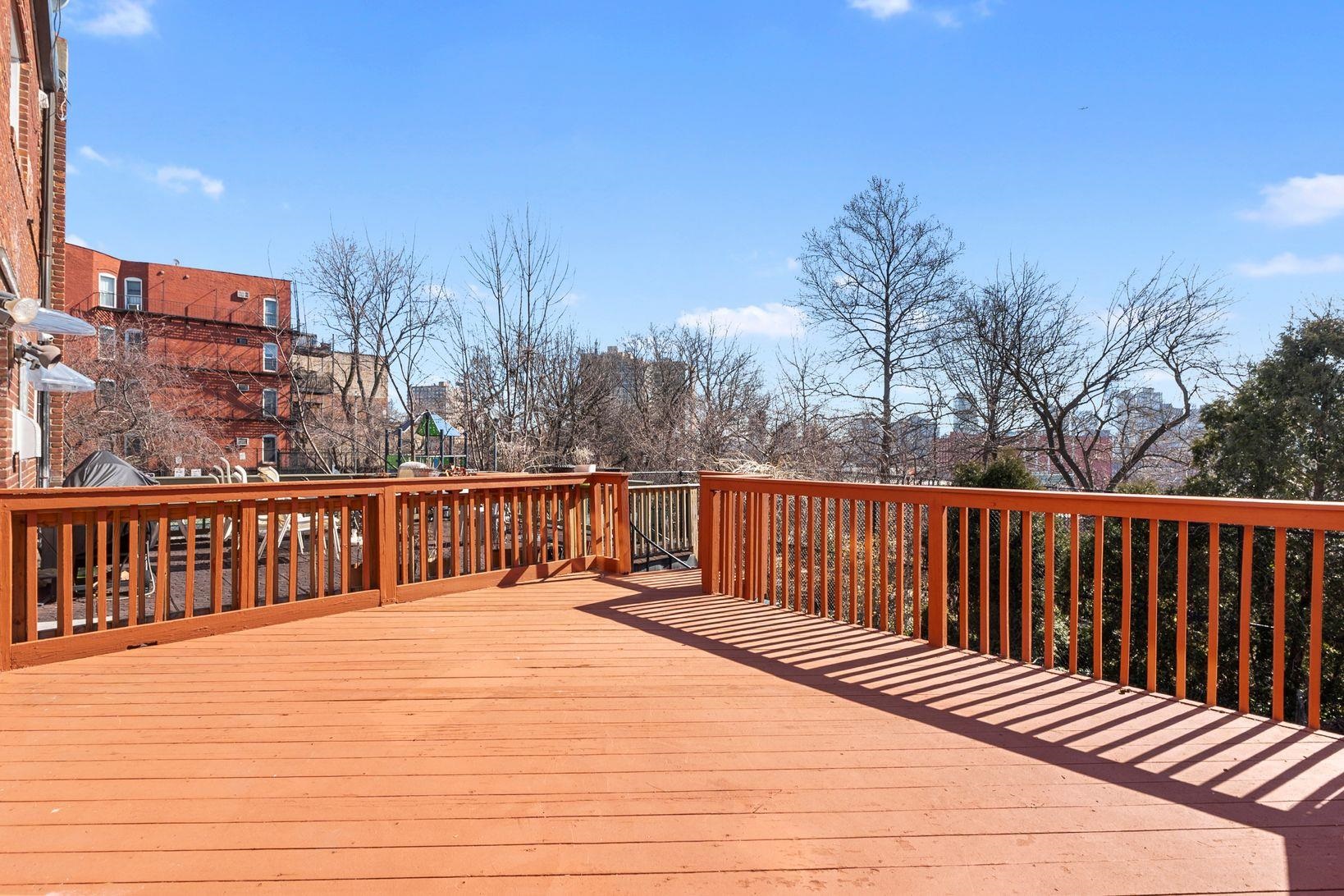 86 PALISADE AVE Unit: Apt 2