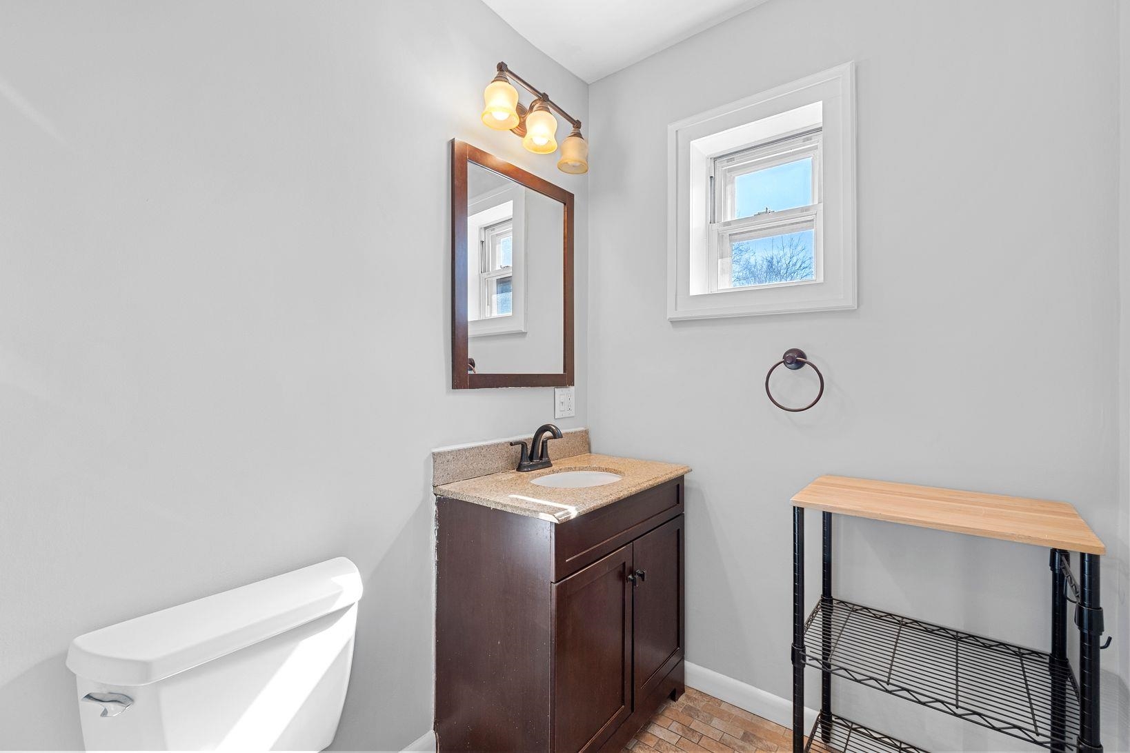 86 PALISADE AVE Unit: Apt 2