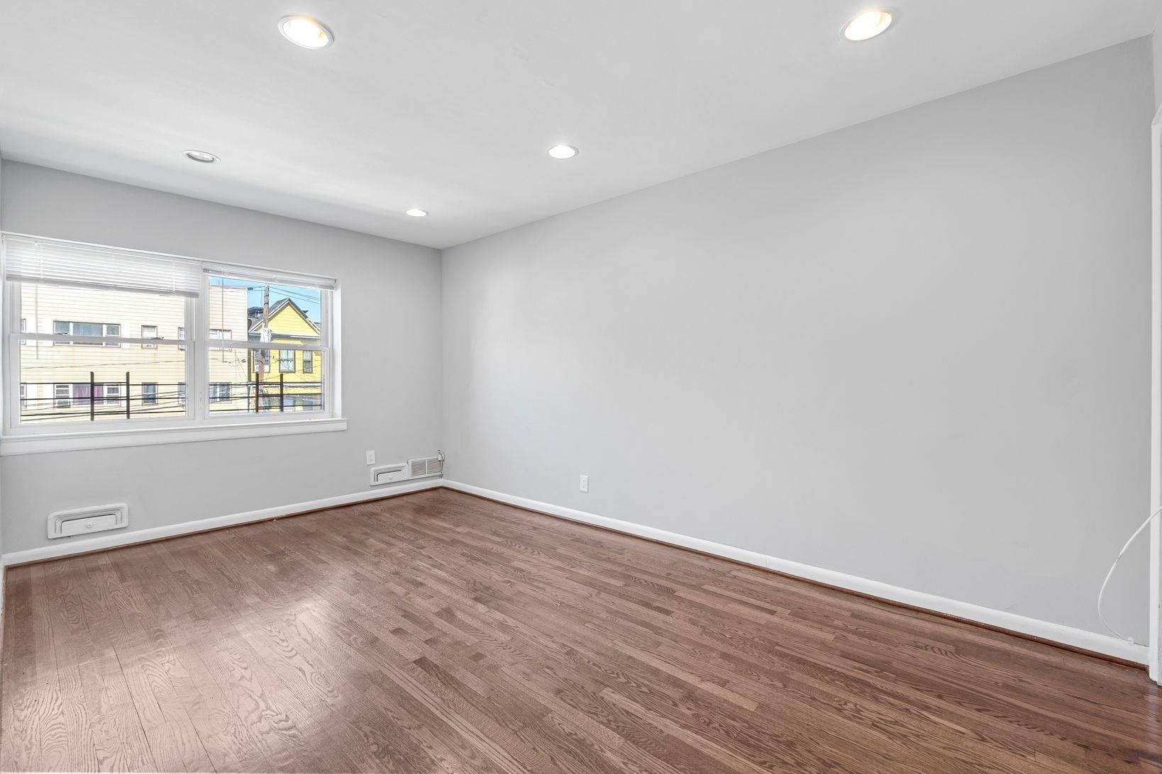 86 PALISADE AVE Unit: Apt 2