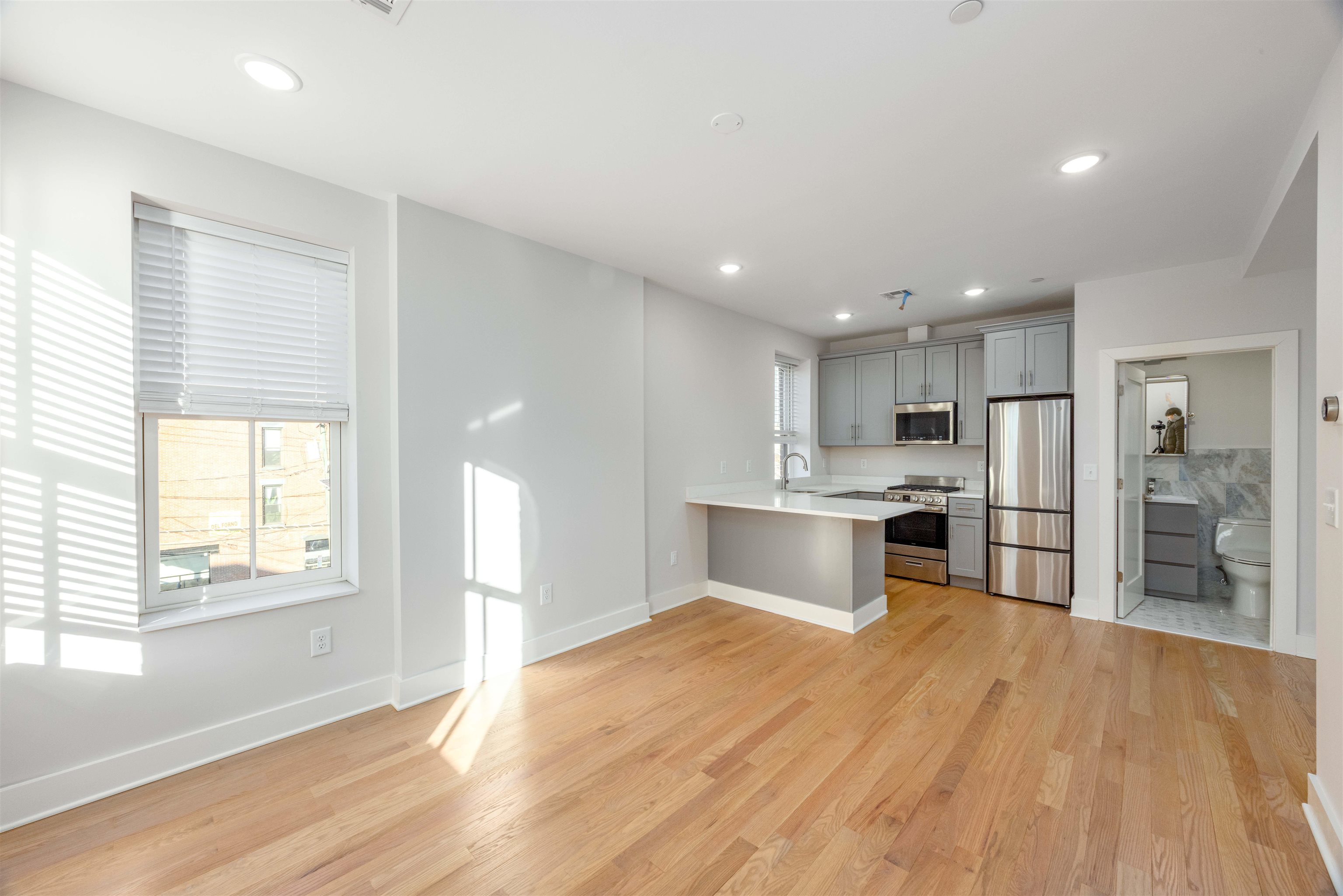 175 CHRISTOPHER COLUMBUS DR Unit: 3A