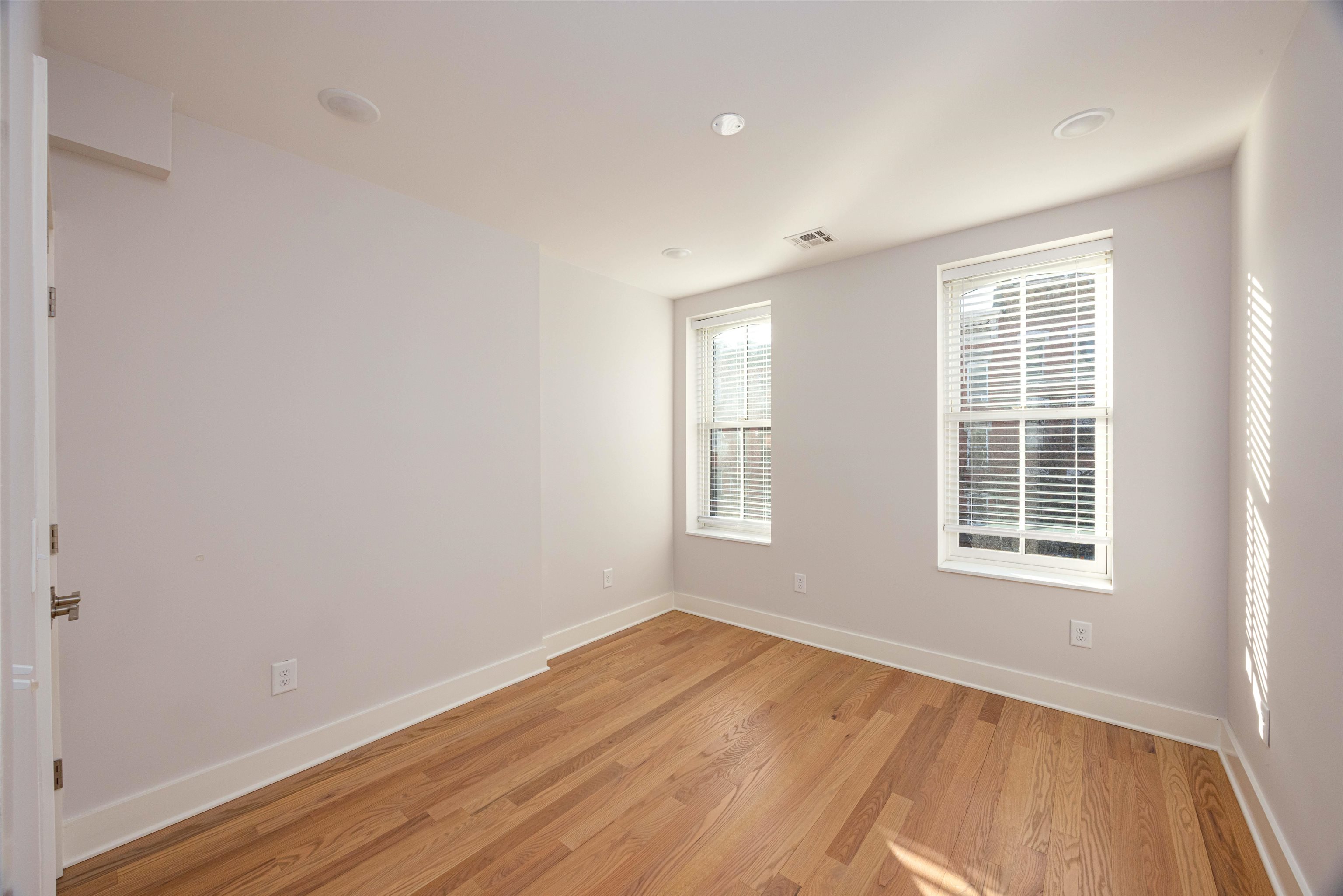 175 CHRISTOPHER COLUMBUS DR Unit: 3A