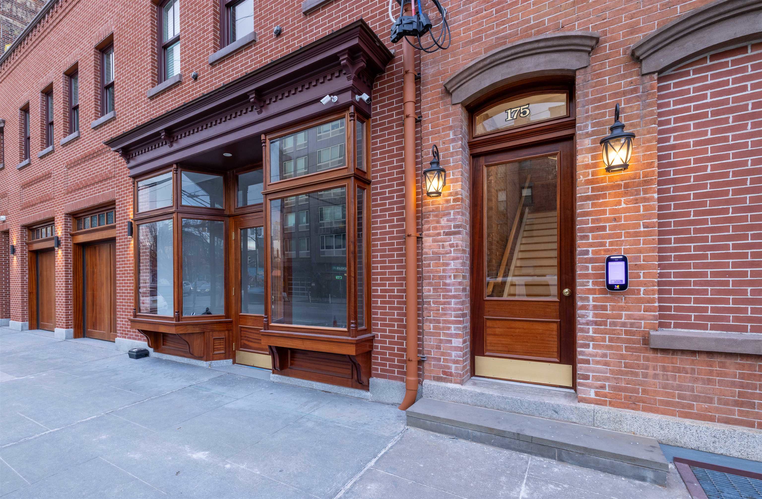 175 CHRISTOPHER COLUMBUS DR Unit: 3A