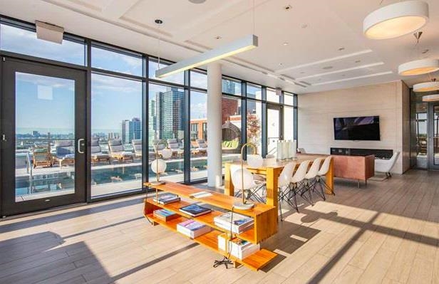 160 1ST ST Unit: 302