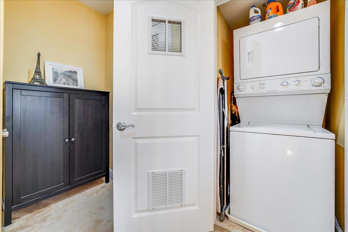 769 MONTGOMERY ST Unit: 215
