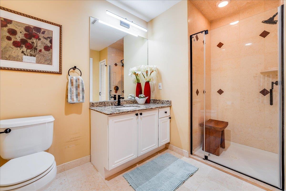 769 MONTGOMERY ST Unit: 215
