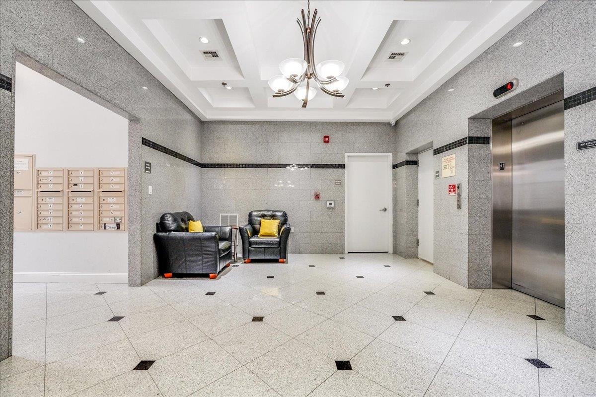 769 MONTGOMERY ST Unit: 215