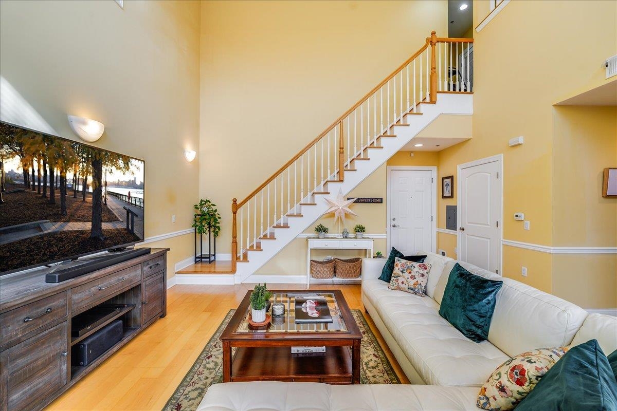 769 MONTGOMERY ST Unit: 215