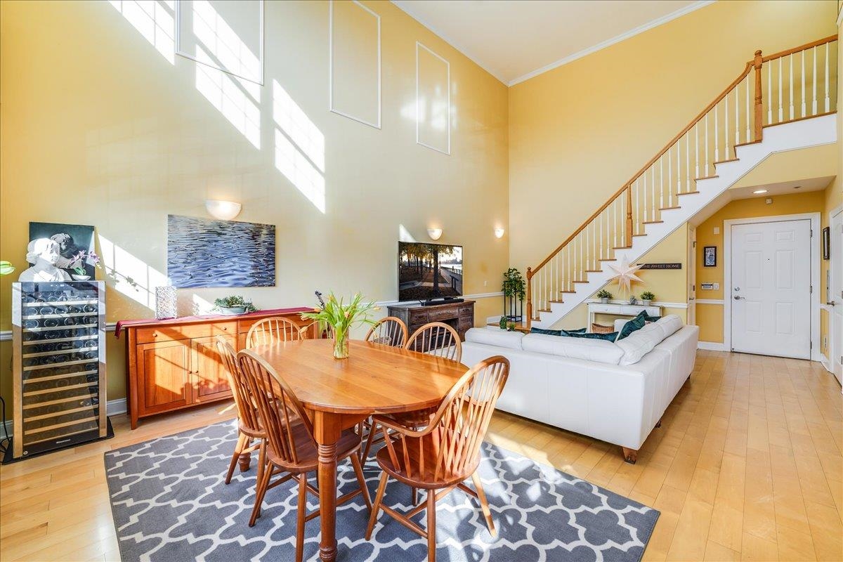 769 MONTGOMERY ST Unit: 215