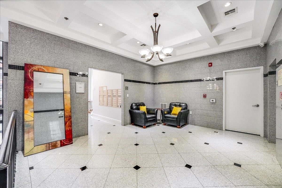 769 MONTGOMERY ST Unit: 215