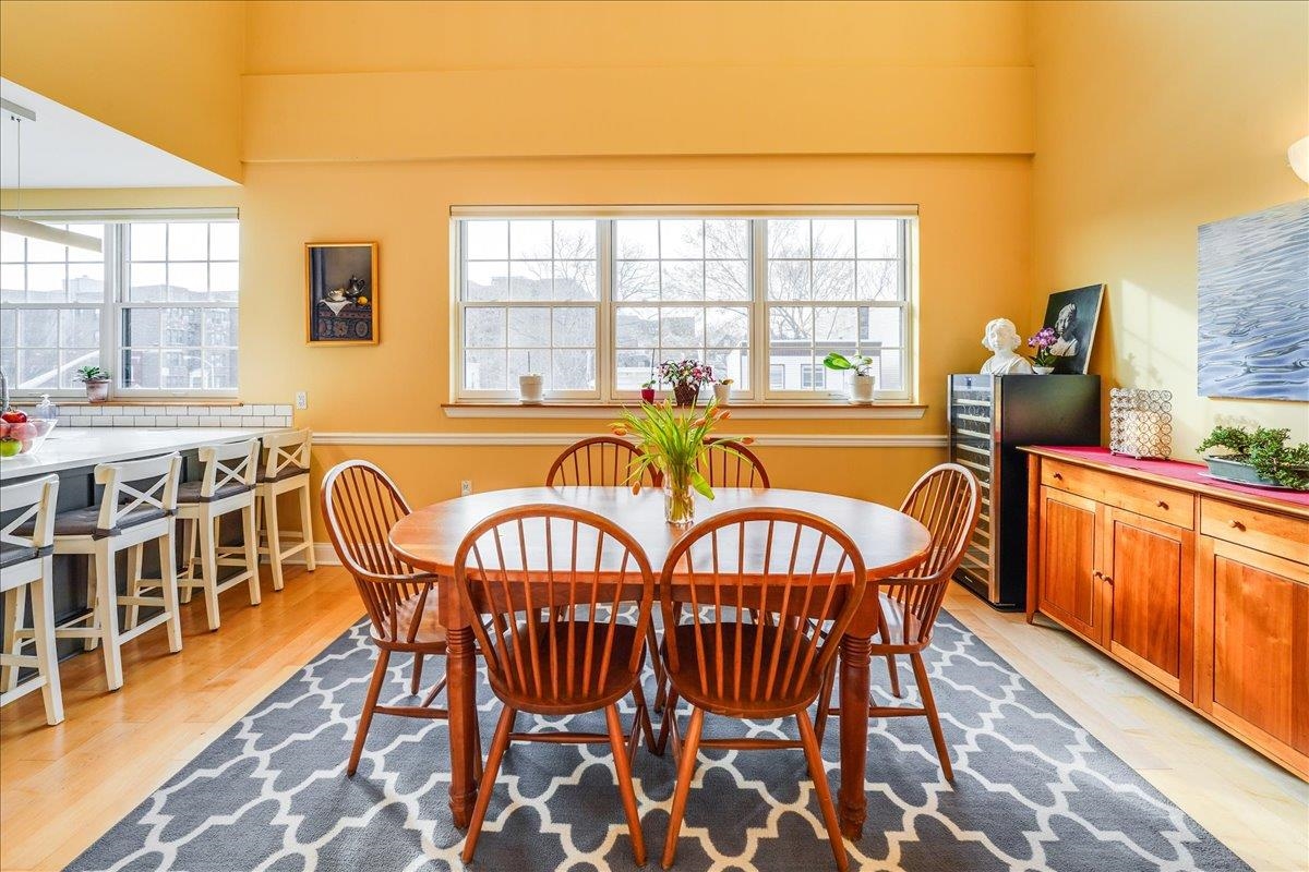 769 MONTGOMERY ST Unit: 215