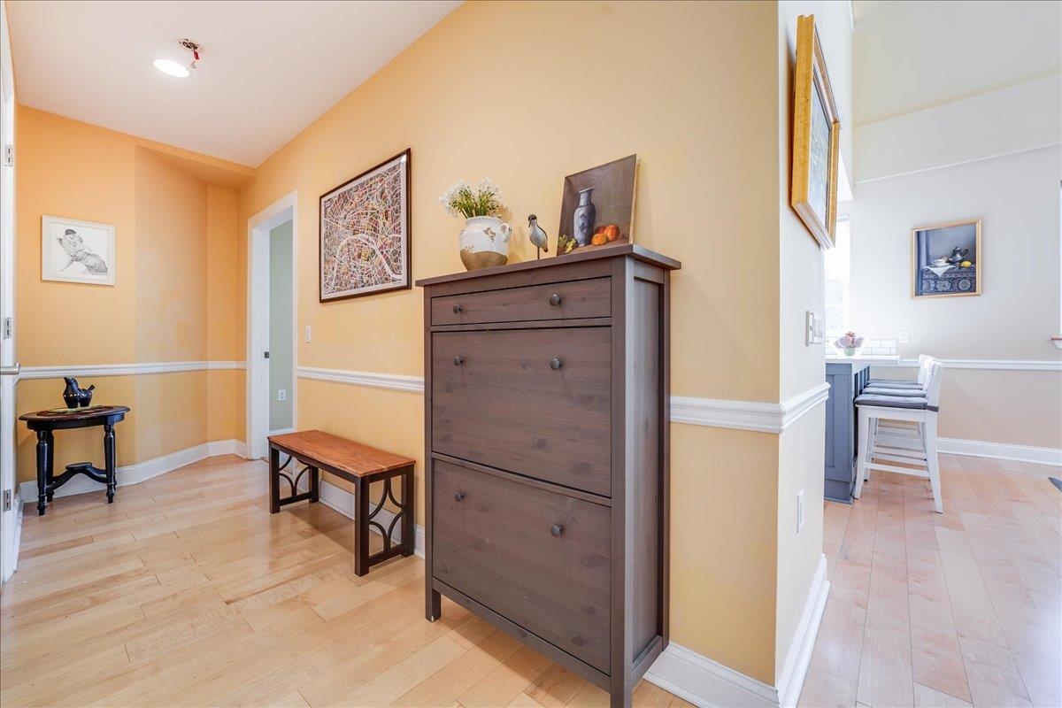 769 MONTGOMERY ST Unit: 215