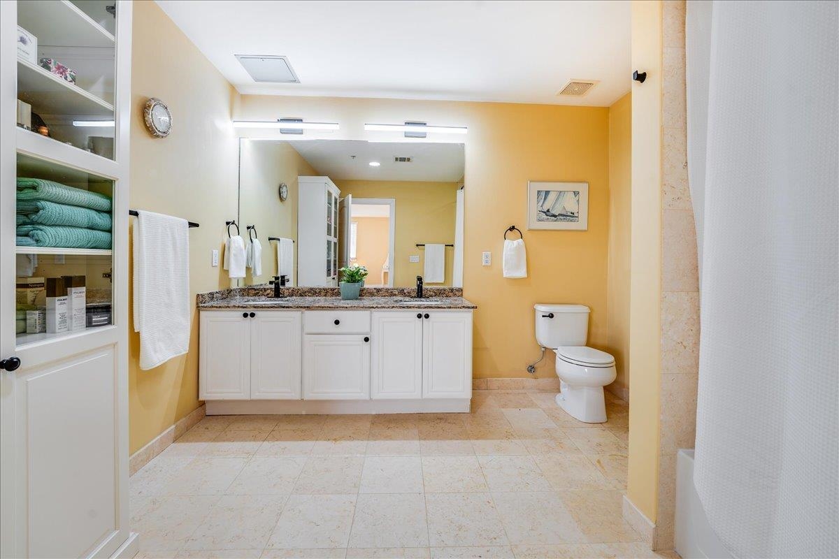 769 MONTGOMERY ST Unit: 215