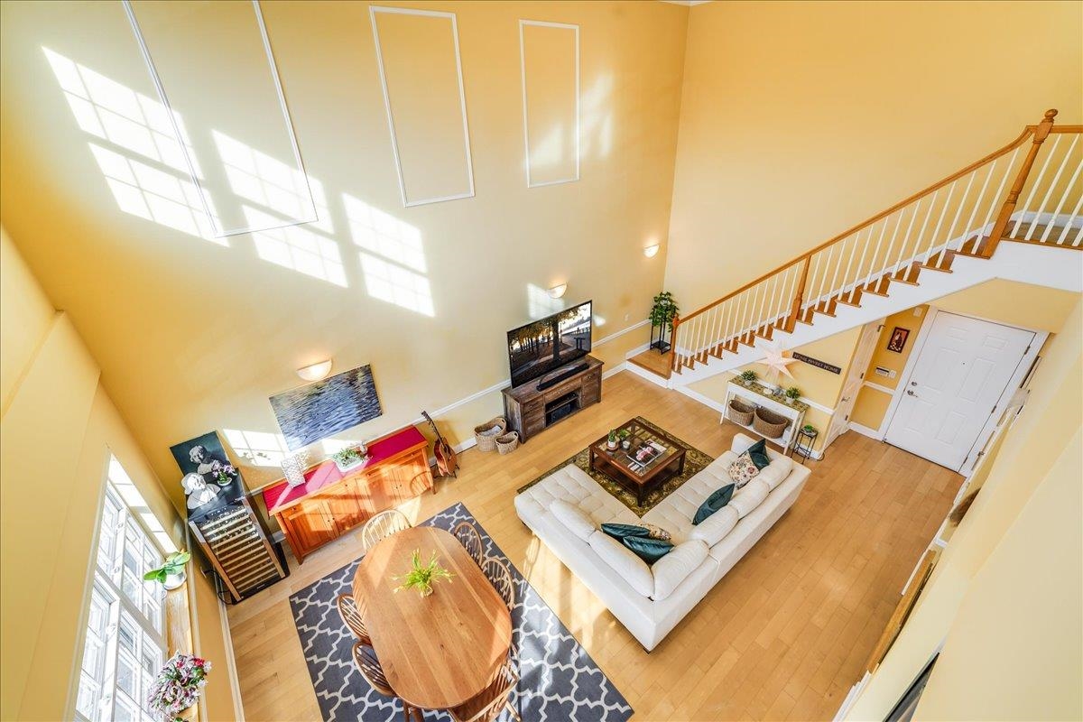 769 MONTGOMERY ST Unit: 215