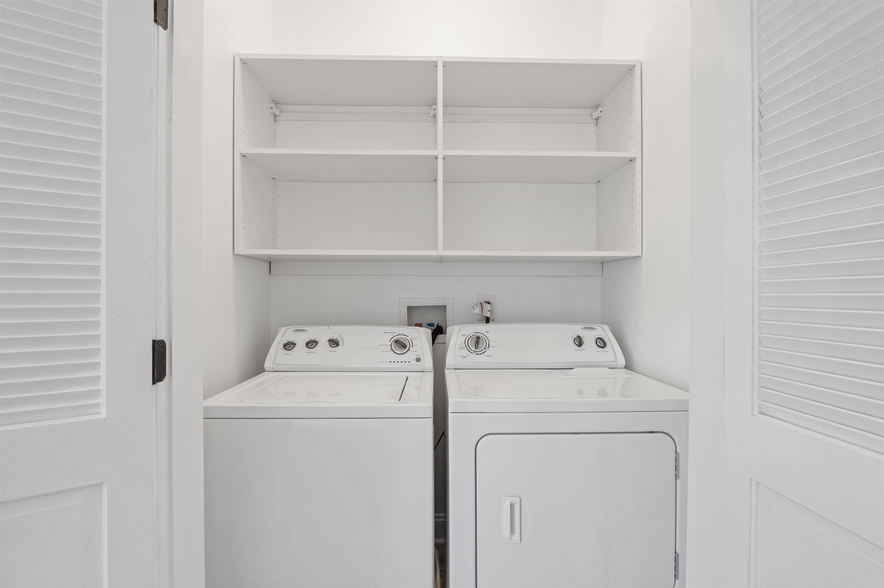 101 LEONARD ST Unit: Floor 2
