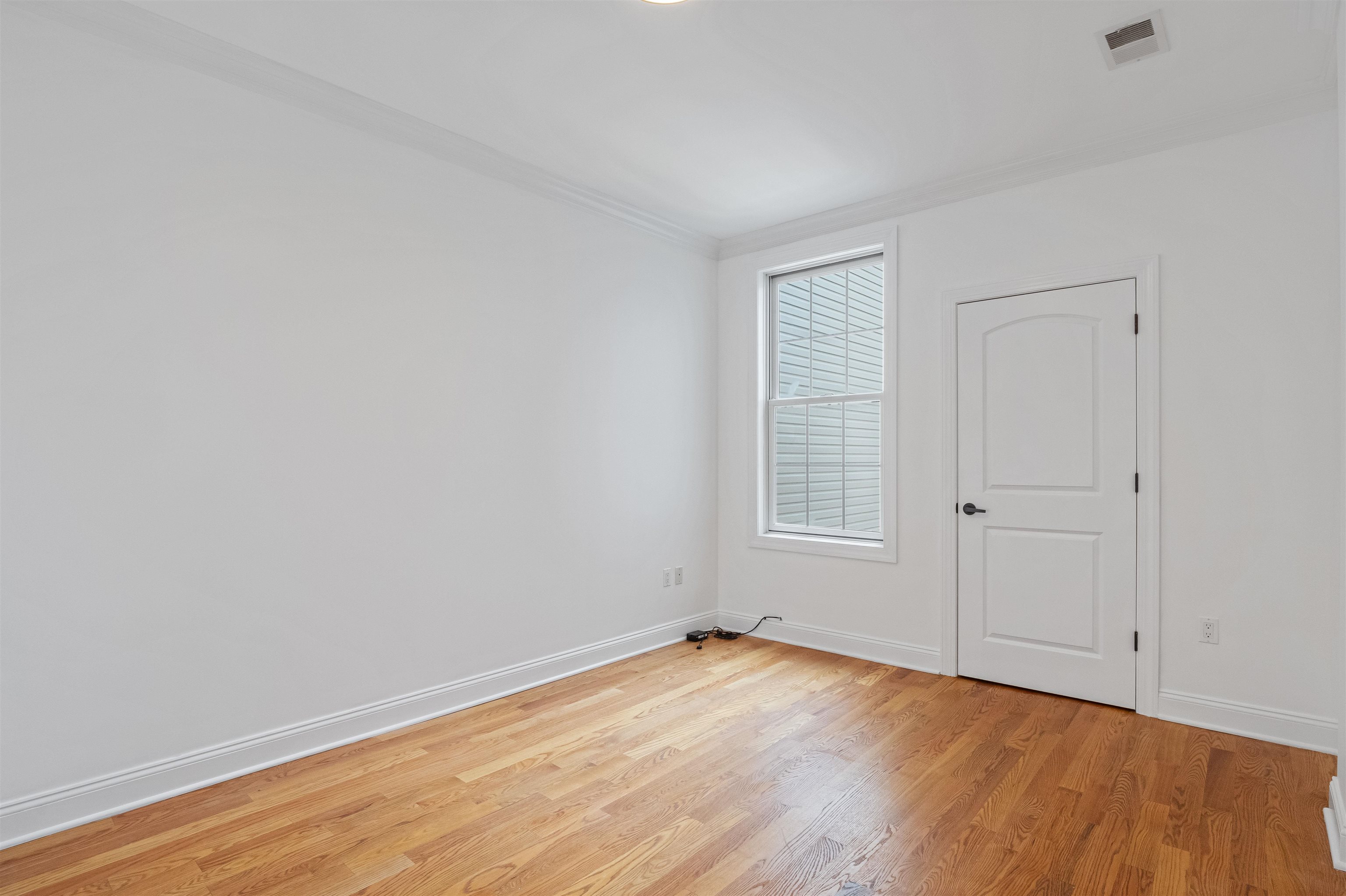 101 LEONARD ST Unit: Floor 2
