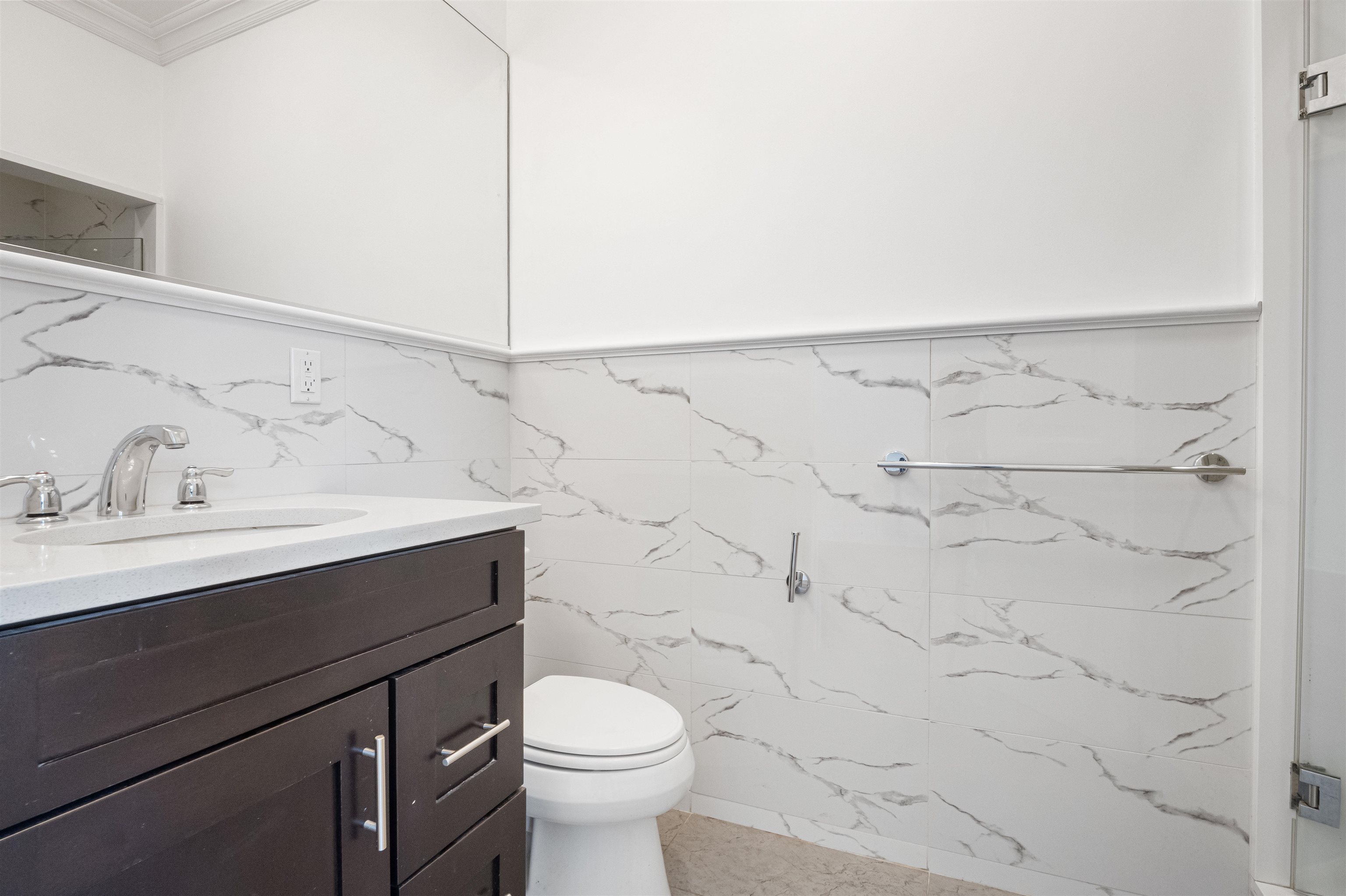 101 LEONARD ST Unit: Floor 2