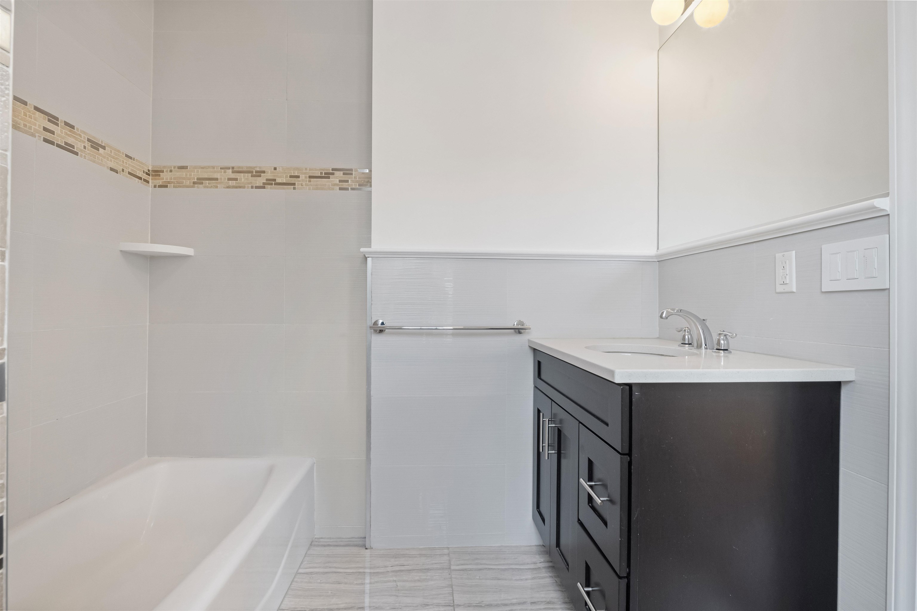 101 LEONARD ST Unit: Floor 2
