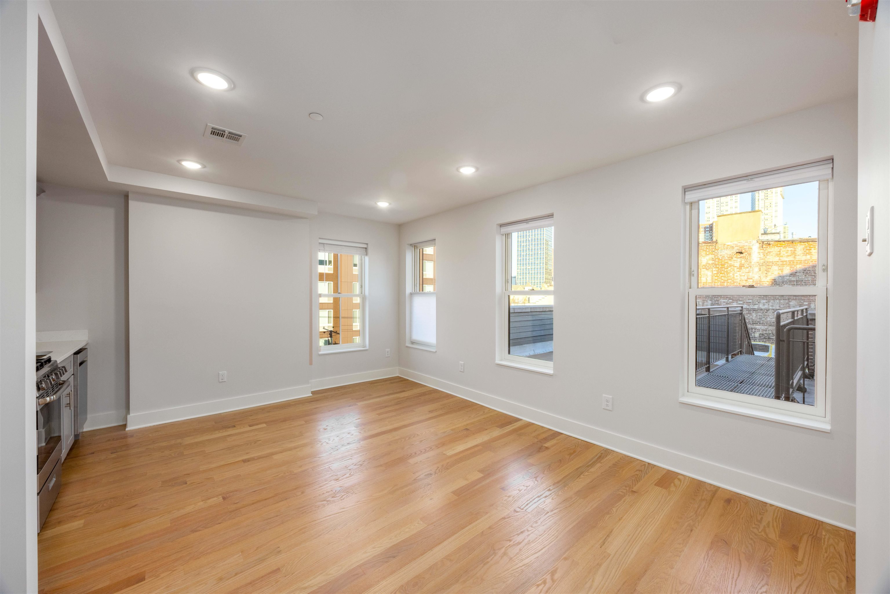 175 CHRISTOPHER COLUMBUS DR Unit: 4B