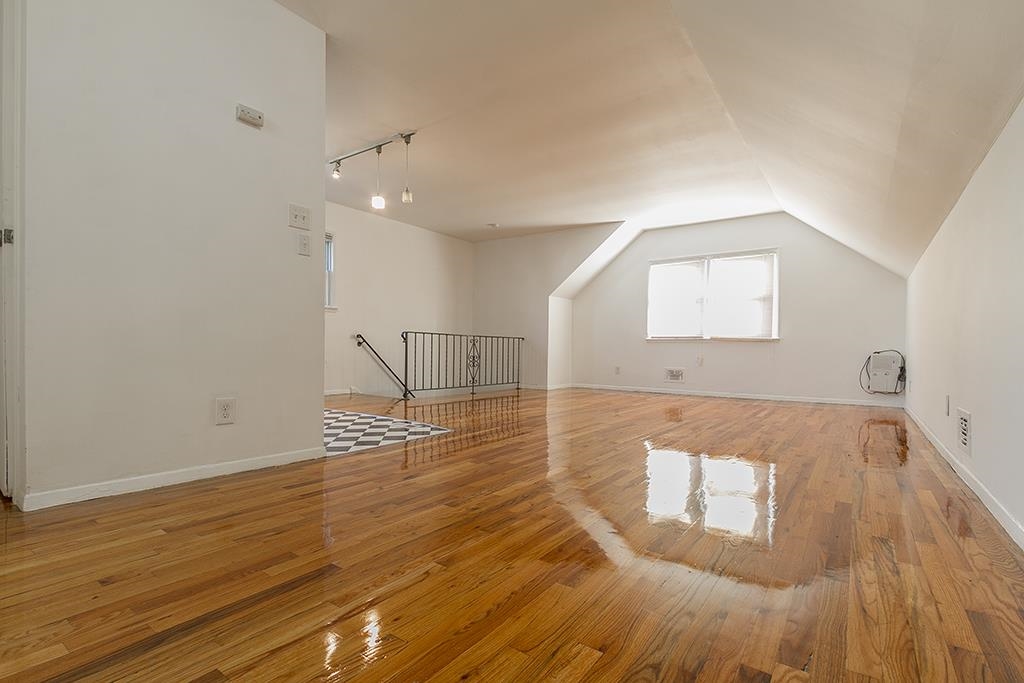 2 PINECREST RD